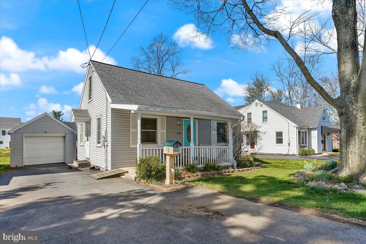 438 Woodcrest Avenue Lititz, PA 17543 - Photo 1 of 38