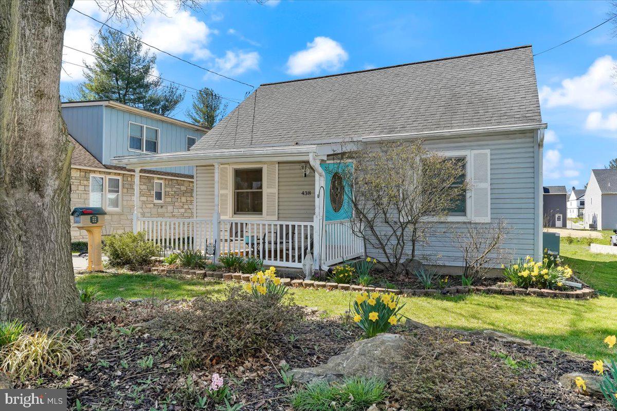 438 Woodcrest Avenue Lititz, PA 17543 - Photo 2 of 38
