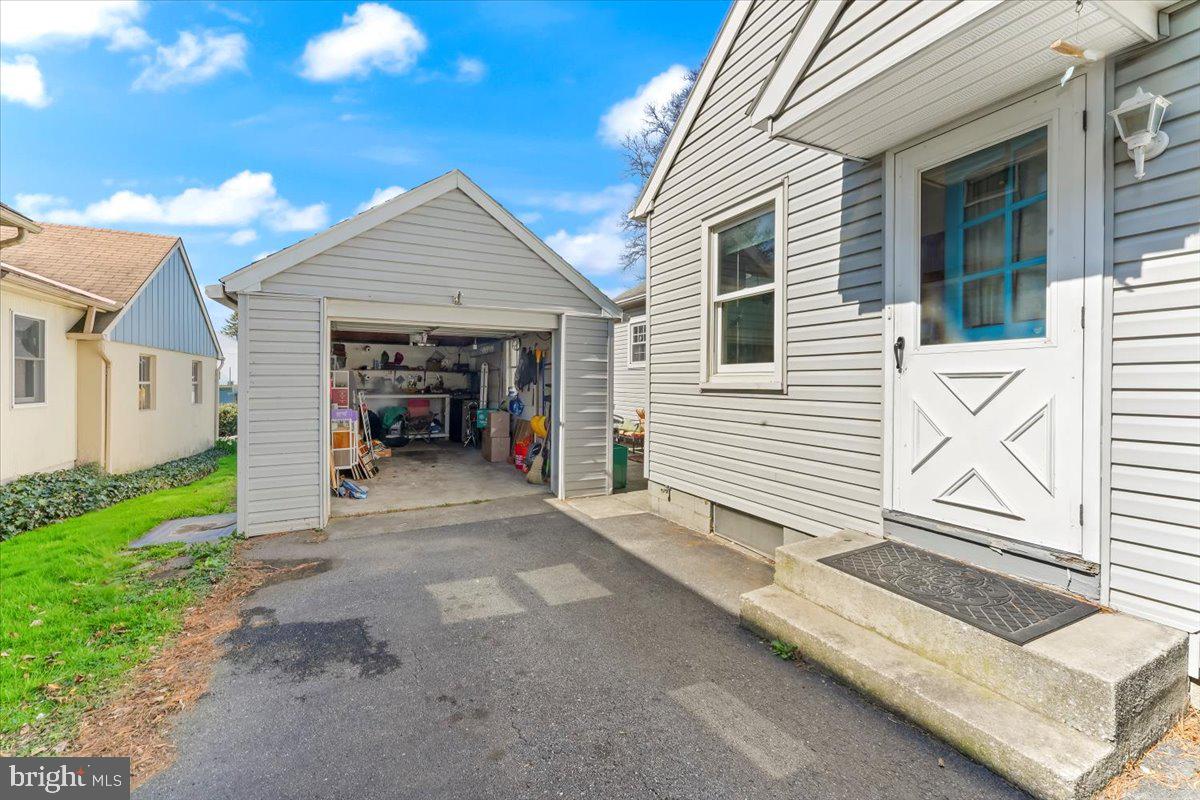 438 Woodcrest Avenue Lititz, PA 17543 - Photo 29 of 38