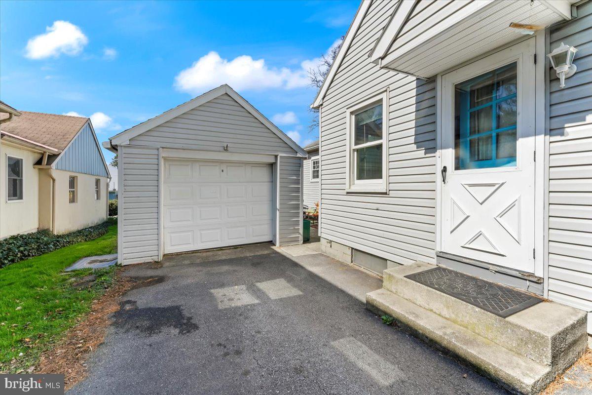 438 Woodcrest Avenue Lititz, PA 17543 - Photo 30 of 38