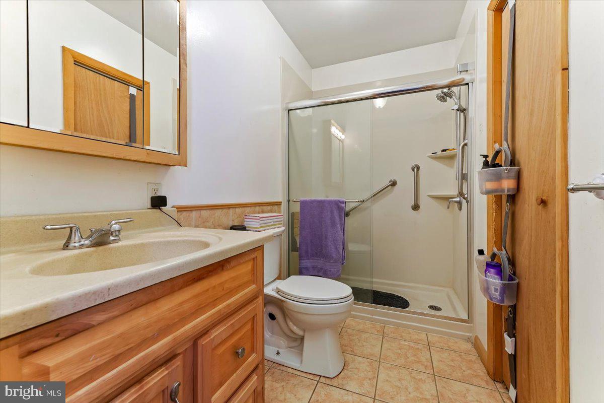 438 Woodcrest Avenue Lititz, PA 17543 - Photo 7 of 38