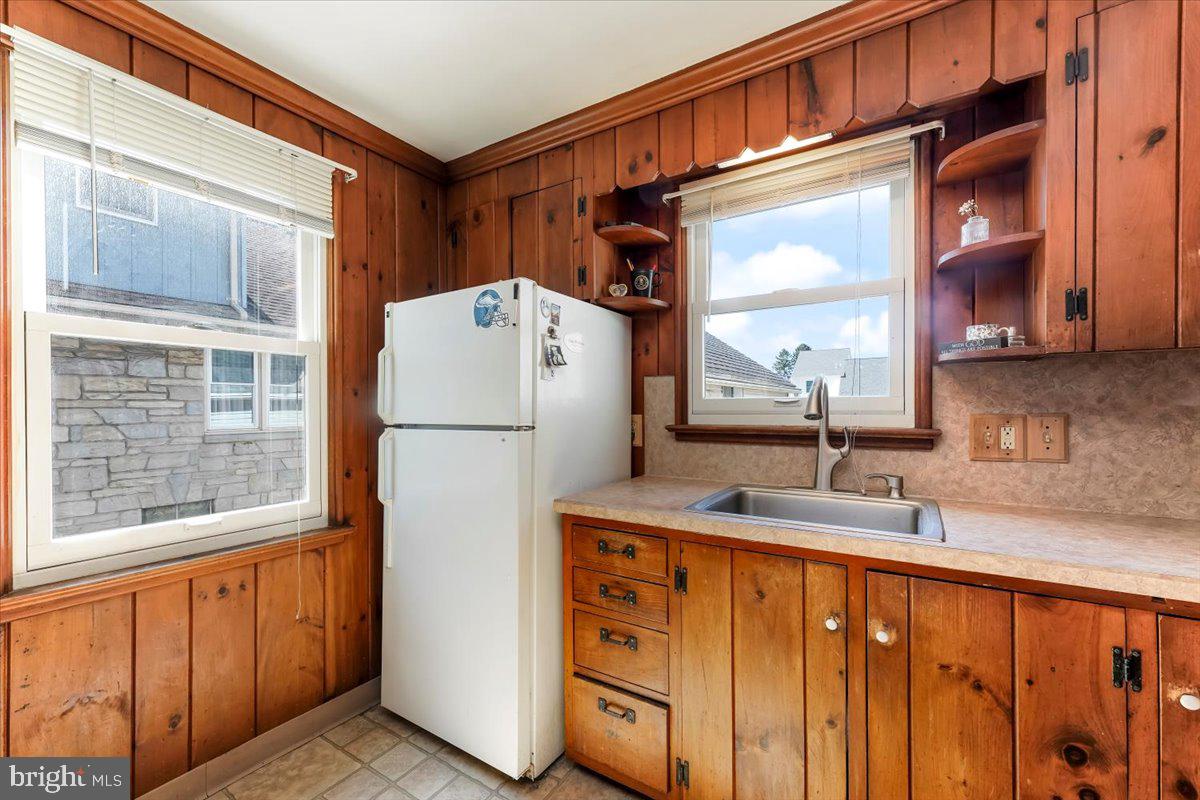 438 Woodcrest Avenue Lititz, PA 17543 - Photo 10 of 38