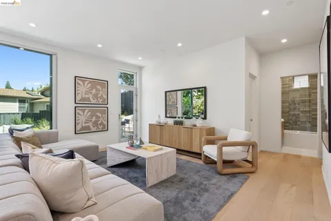 $3,995,000 | 26 Ronada Avenue, Piedmont, CA 94611