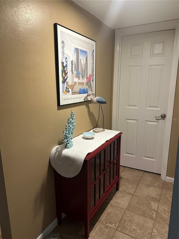 600 Cranes Way, Unit 204 Altamonte Springs, FL 32701 - Photo 6 of 26 a room with a table chairs and a table