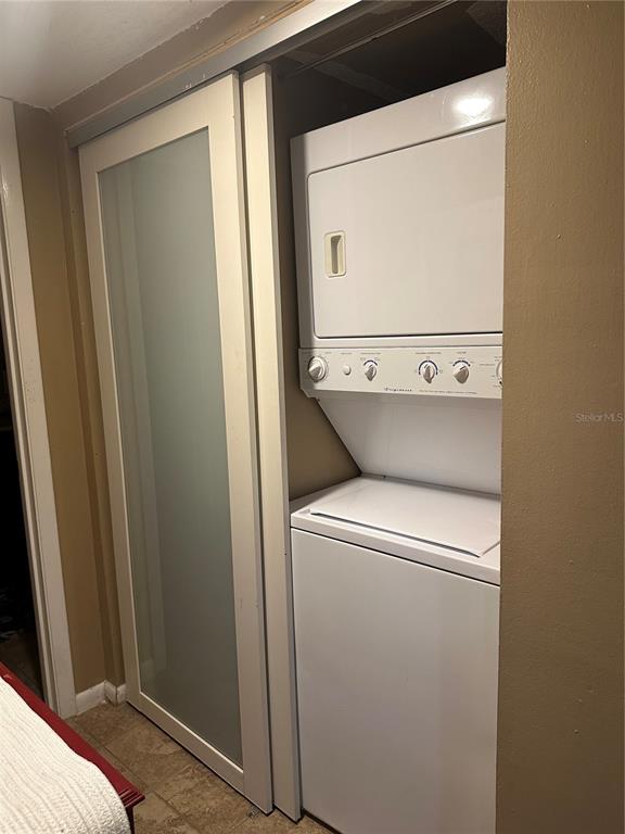 600 Cranes Way, Unit 204 Altamonte Springs, FL 32701 - Photo 7 of 26 a utility room with dryer and washer