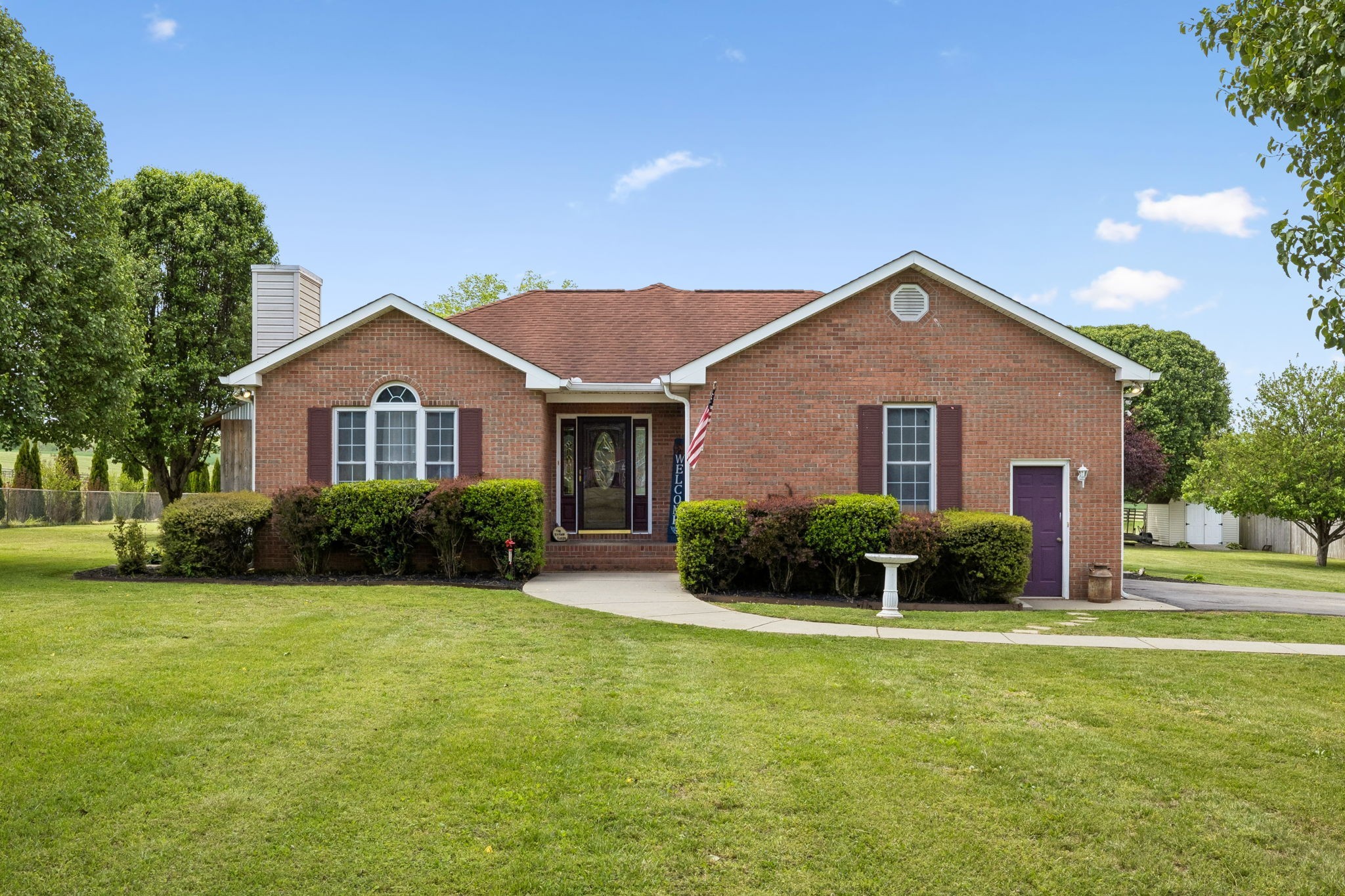 2075 Nikki Drive Springfield, TN 37172 - Photo 6 of 58 a front view of house with yard and green space