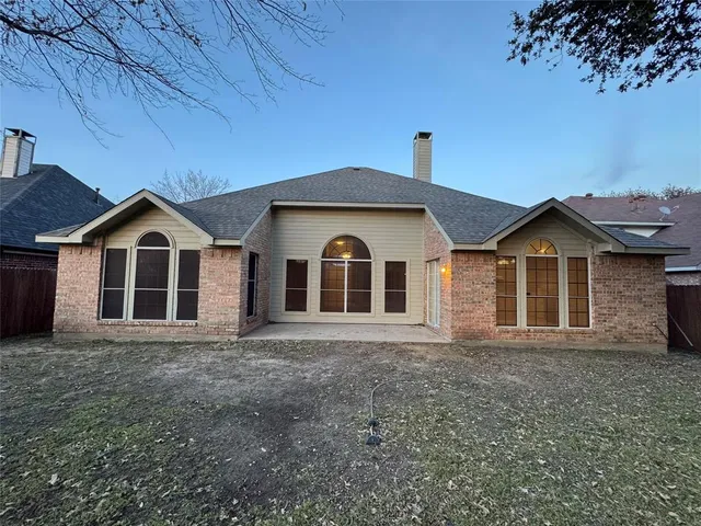 $385,000 | 4629 Lincolnshire Drive, Grand Prairie, TX 75052