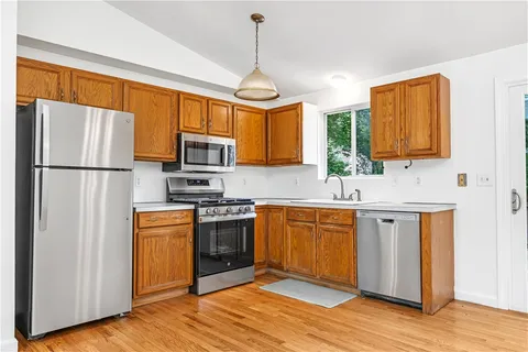 $569,000 | 107 Huckleberry Road, North Kingstown, RI 02852