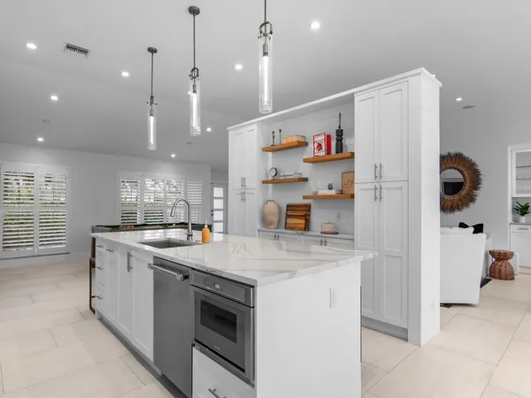 $20,000 | 4601 Sunset Drive, Vero Beach, FL 32963