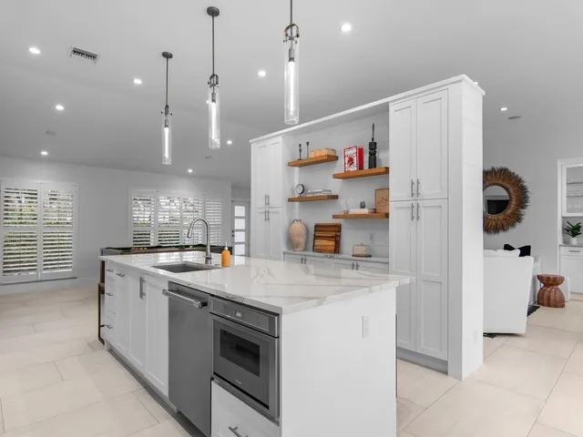 $20,000 | 4601 Sunset Drive, Vero Beach, FL 32963