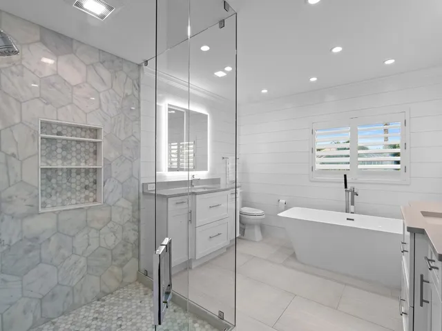 $20,000 | 4601 Sunset Drive, Vero Beach, FL 32963