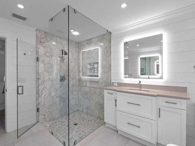 $20,000 | 4601 Sunset Drive, Vero Beach, FL 32963