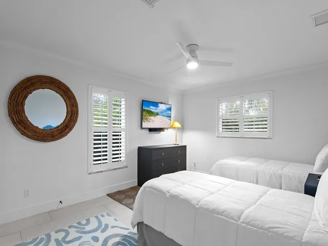 $20,000 | 4601 Sunset Drive, Vero Beach, FL 32963