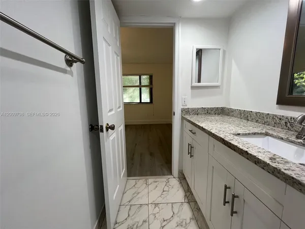 $2,200 | Esprit Condominiums, Miami, FL 33186