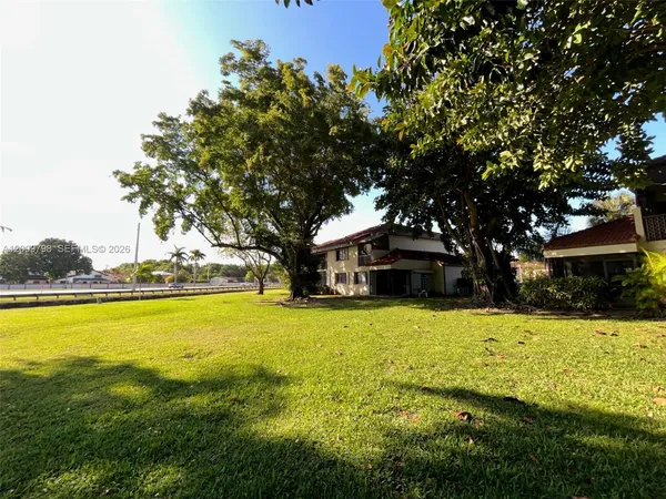 $2,200 | Esprit Condominiums, Miami, FL 33186