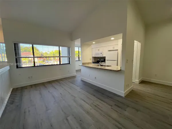 $2,200 | Esprit Condominiums, Miami, FL 33186
