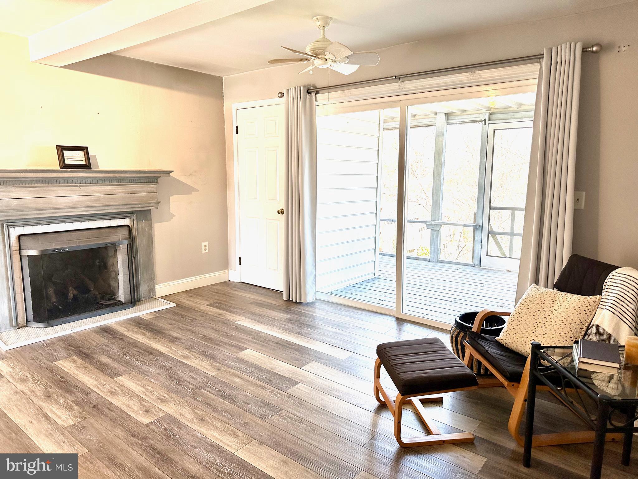 114 Riverside Terrace, Unit 6 Chestertown, MD 21620 - Photo 11 of 20 Living Room