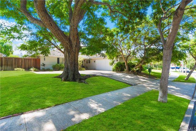 $1,500,000 | 1016 Dover Drive, Newport Beach, CA 92660