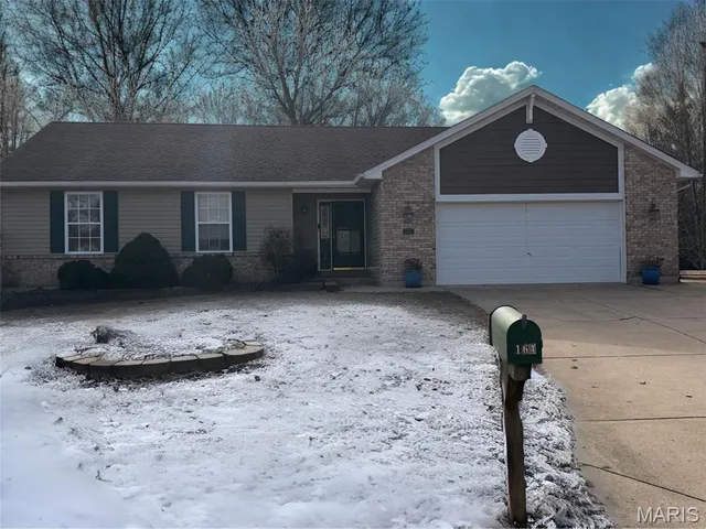 $299,900 | 164 Eldorado Drive, Moscow Mills, MO 63362