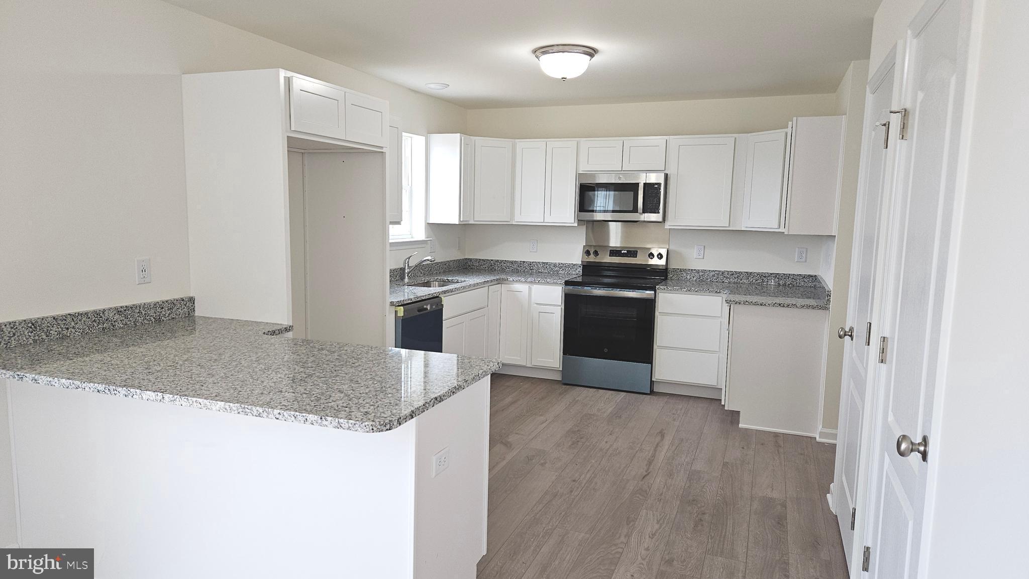 246 Doylestown Road Smyrna, DE 19977 - Photo 11 of 39 Kitchen - Stainless Steel Appliances
