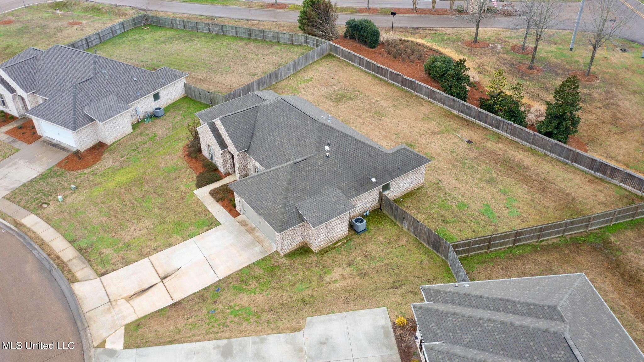 144 Western Ridge Circle Canton, MS 39046 - Photo 25 of 35 329D4DA3-8A80-4366-A6D0-775835F93879_1_2