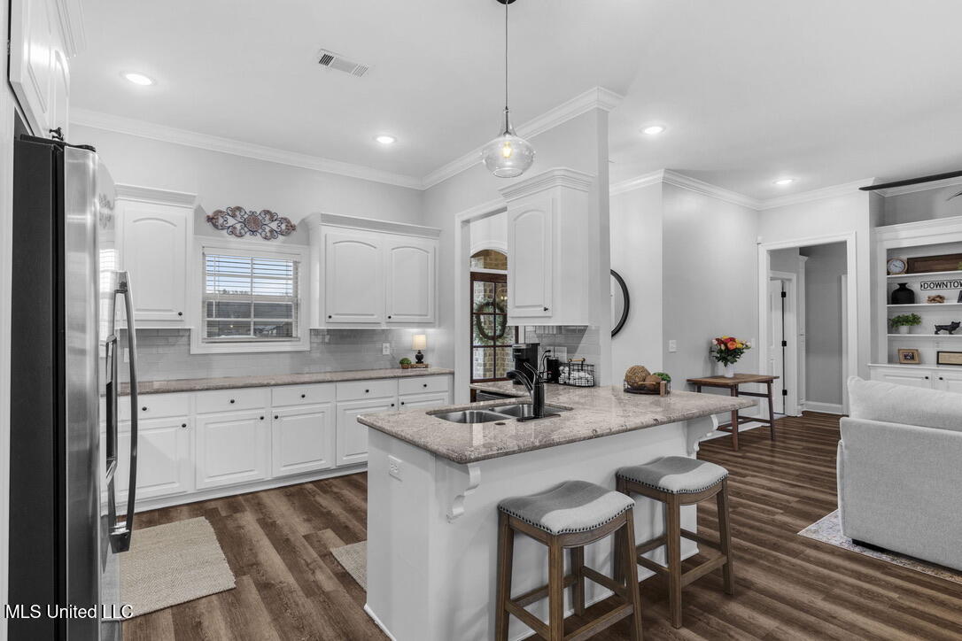 144 Western Ridge Circle Canton, MS 39046 - Photo 3 of 35 3D51BC4F-AE6C-4DE9-B38A-7372C207009B_1_1