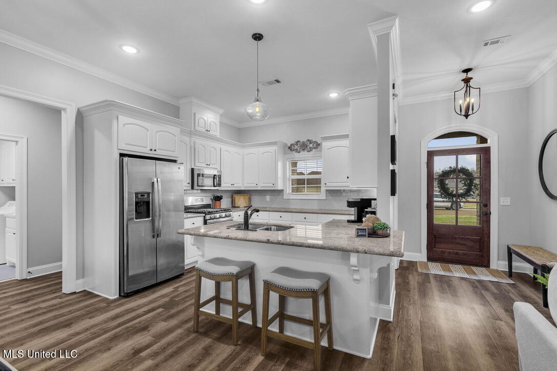 144 Western Ridge Circle Canton, MS 39046 - Photo 4 of 35 088A6F04-E9E8-464C-8039-0B26335C064C_1_1