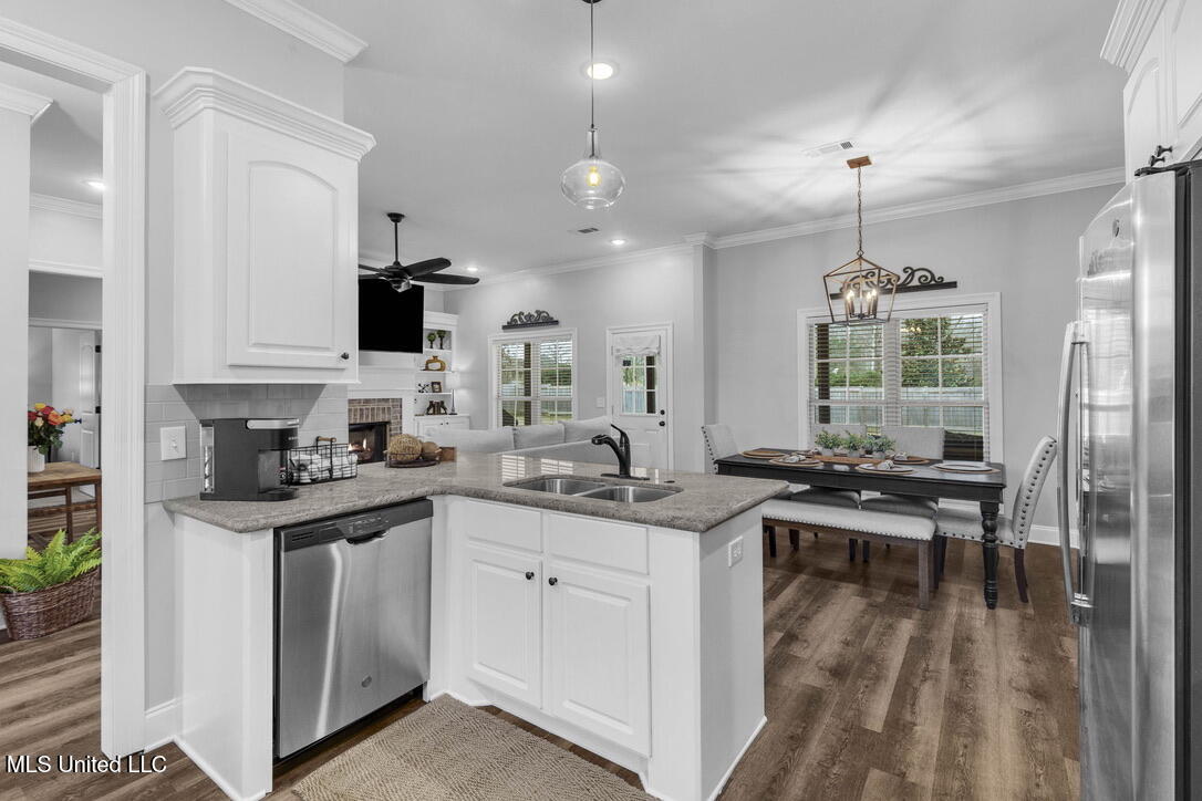 144 Western Ridge Circle Canton, MS 39046 - Photo 5 of 35 C2F36115-D418-40B3-A6A0-B52024F04DF9_1_1