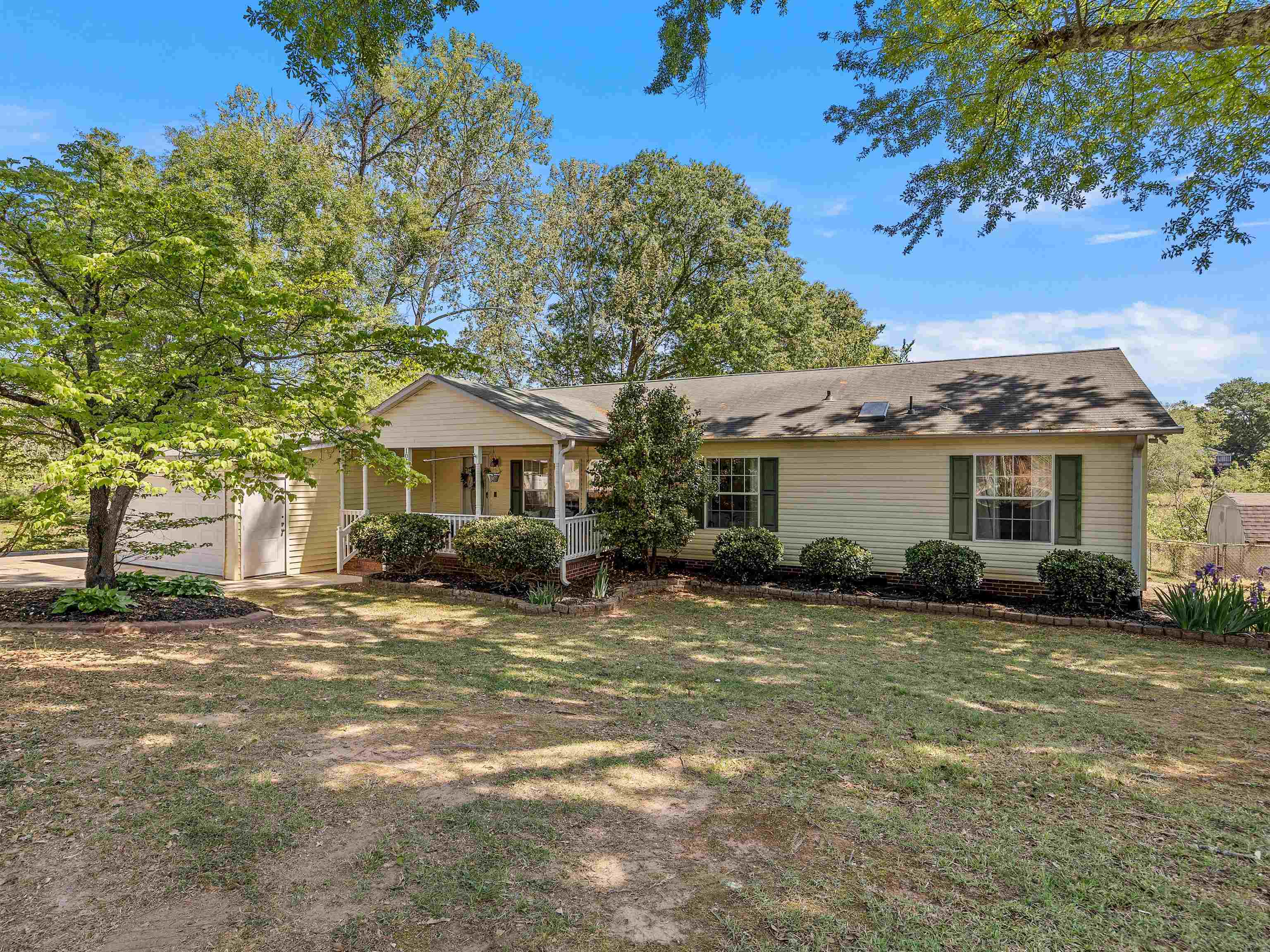107 Lakeview Drive Inman, SC 29349 - Photo 1 of 50 Gallery Image 1