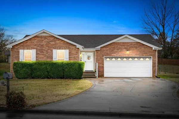$1,550 | 410 Sandburg Drive, Clarksville, TN 37042