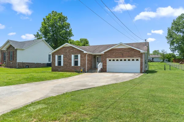 $1,550 | 410 Sandburg Drive, Clarksville, TN 37042