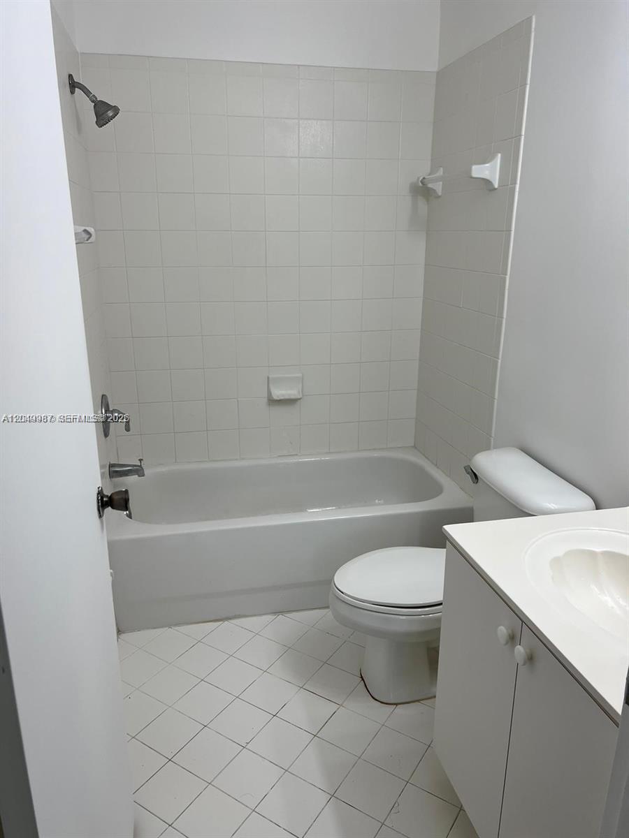 2911 Southeast 13th Road, Unit 20440 Homestead, FL 33035 - Photo 16 of 24