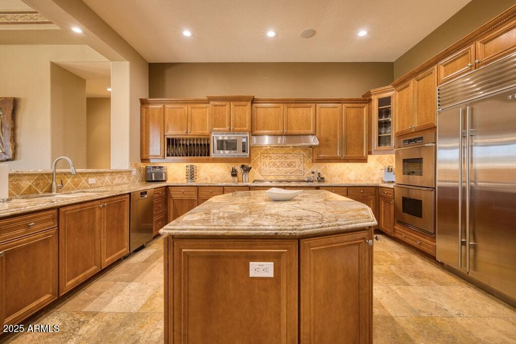 9698 East Vantage Point Road Scottsdale, AZ 85262 - Photo 22 of 74 Spacious Cabinetry