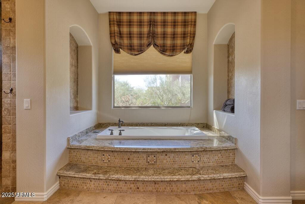 9698 East Vantage Point Road Scottsdale, AZ 85262 - Photo 39 of 74 Walk up to Tub w Jets
