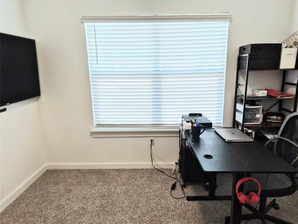 $2,100 | 501 Elm Crk Drive, Hutto, TX 78634