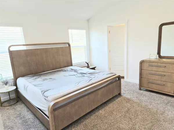 $2,100 | 501 Elm Crk Drive, Hutto, TX 78634