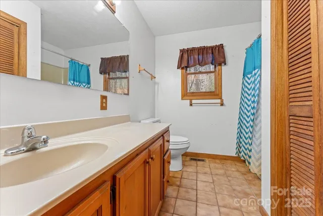 $325,000 | 221 Mary King Mountain Drive, Murphy, NC 28906