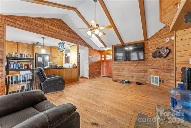 $325,000 | 221 Mary King Mountain Drive, Murphy, NC 28906