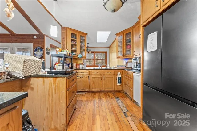 $325,000 | 221 Mary King Mountain Drive, Murphy, NC 28906