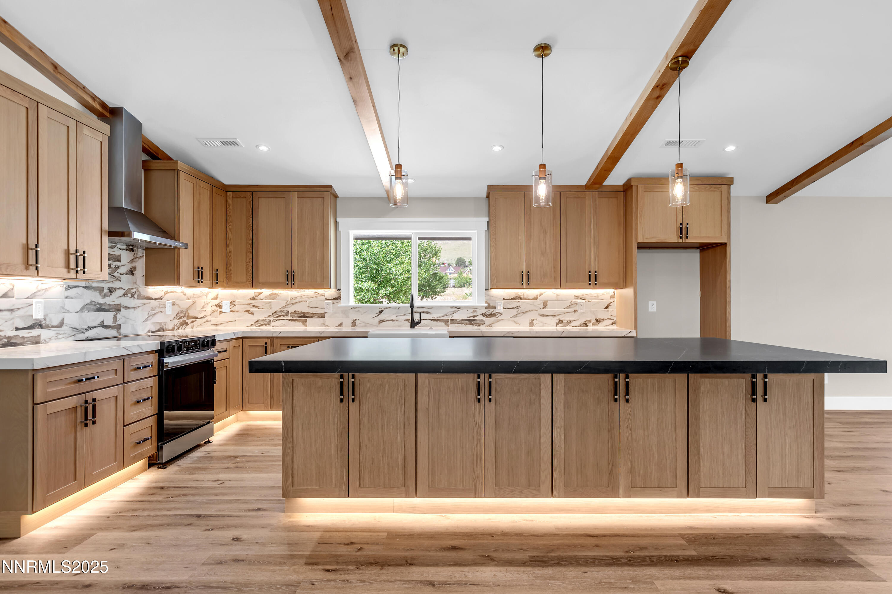 160 Shetland Circle Reno, NV 89508 - Photo 29 of 84 Kitchen