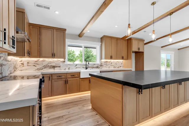 $989,900 | 160 Shetland Circle, Reno, NV 89508