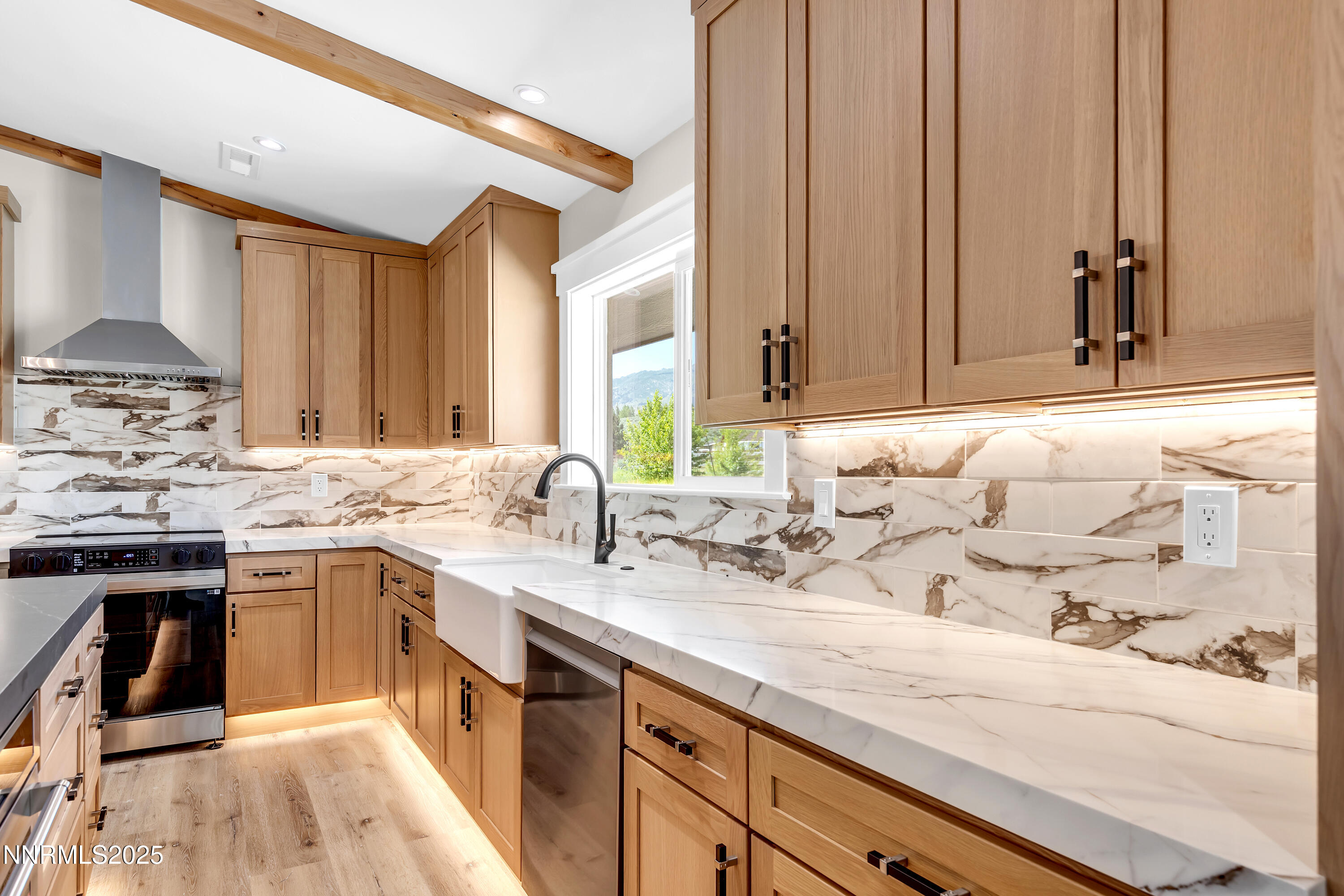 160 Shetland Circle Reno, NV 89508 - Photo 31 of 84 Kitchen