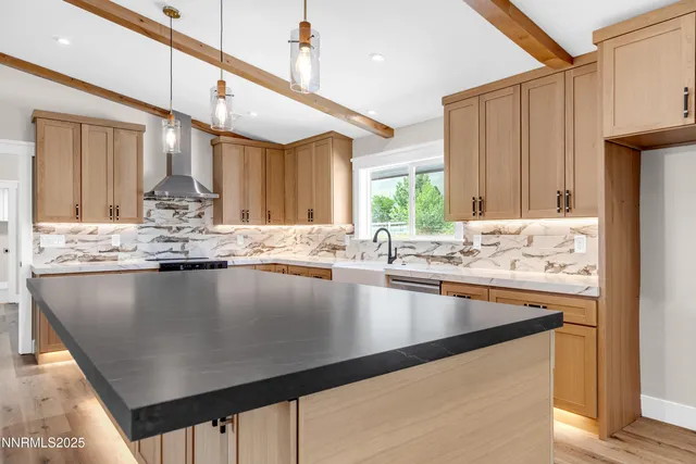 $989,900 | 160 Shetland Circle, Reno, NV 89508