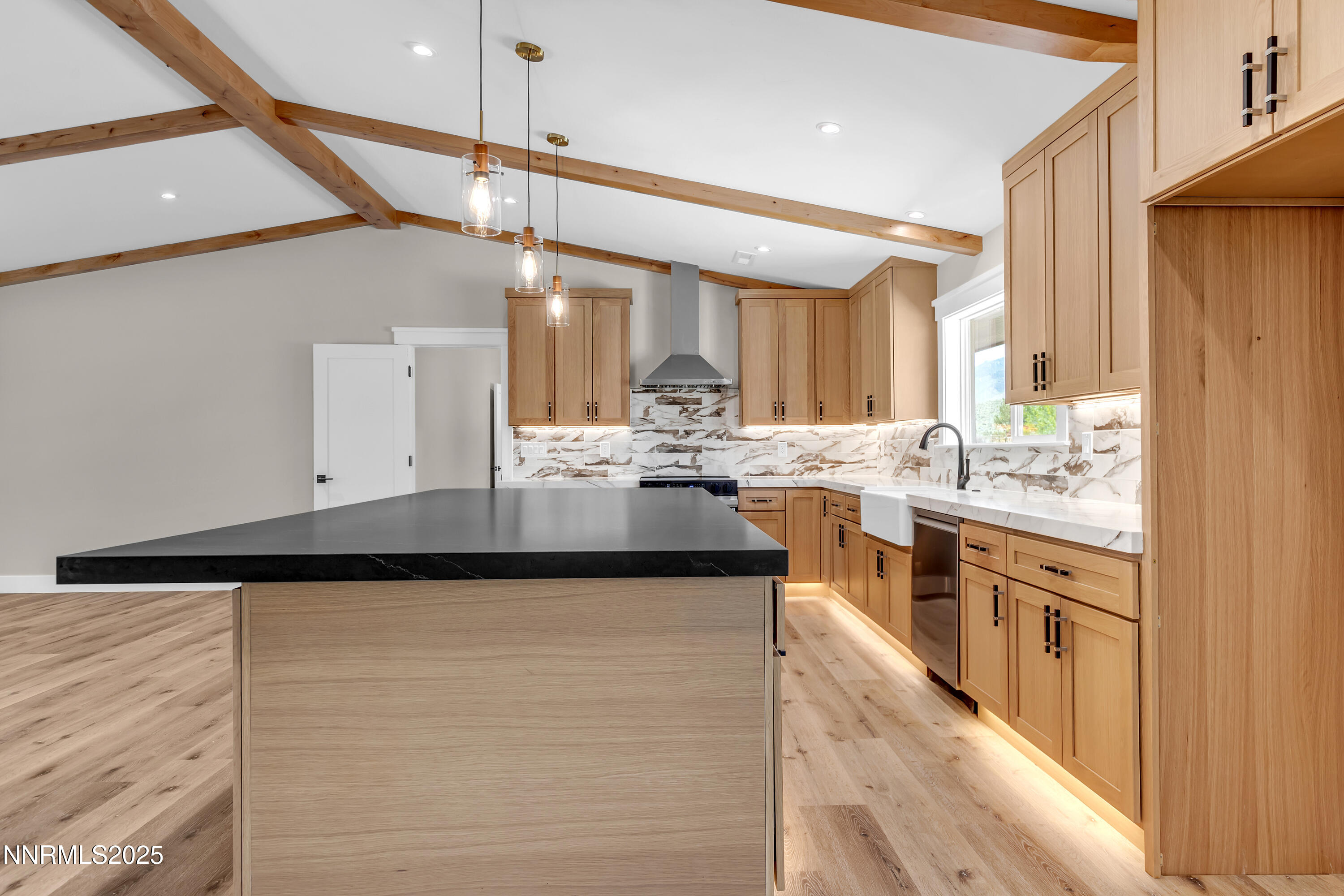 160 Shetland Circle Reno, NV 89508 - Photo 34 of 84 Kitchen