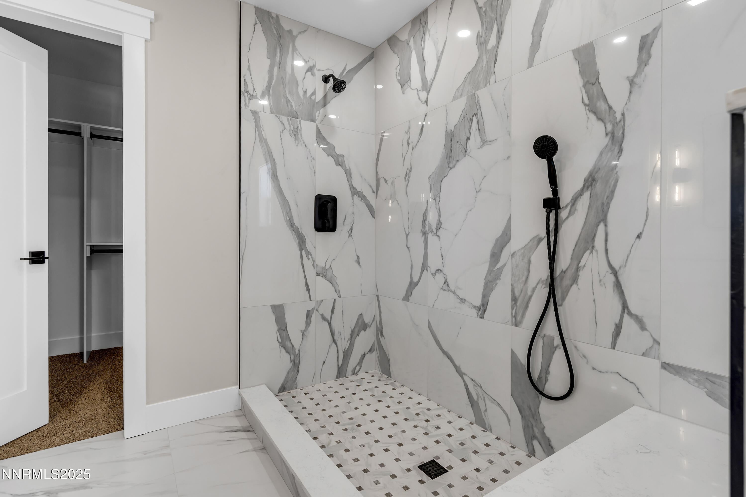 160 Shetland Circle Reno, NV 89508 - Photo 46 of 84 Primary Bathroom