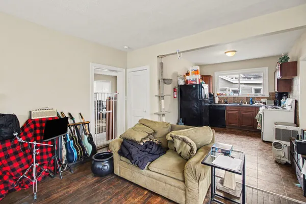 $299,000 | 212 North Summit Street, Ypsilanti, MI 48197