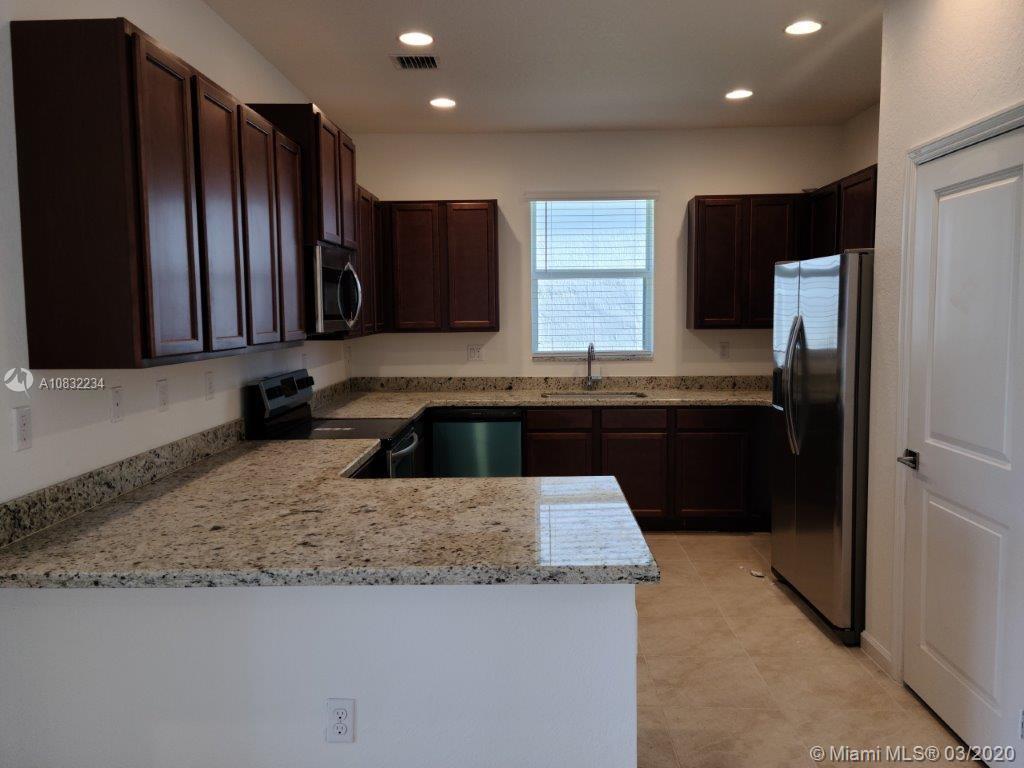 27420 Southwest 135th Ave Road Homestead, FL 33032 - Photo 3 of 15