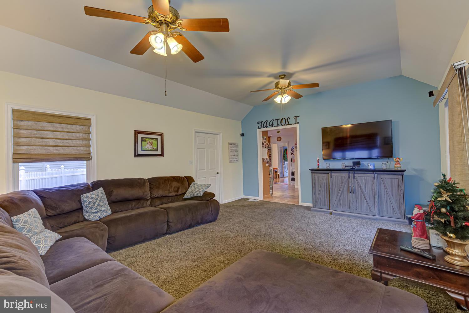 126 Northwood Road Newtown Square, PA 19073 - Photo 17 of 38 Great Room