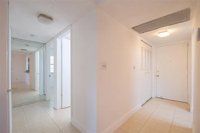 $176,900 | 9233 Southwest 8th Street, Unit 222, Boca Raton, FL 33428