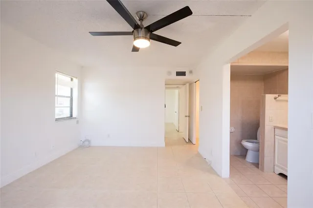 $176,900 | 9233 Southwest 8th Street, Unit 222, Boca Raton, FL 33428